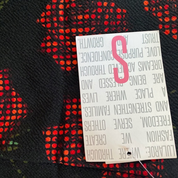 LLR Cassie Black with Red Roses - Picture 3 of 4